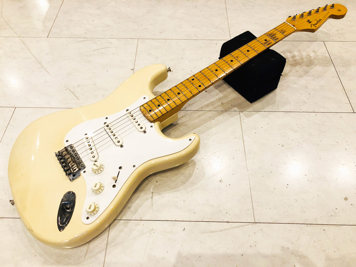 Fender JAPAN ストラトキャスター