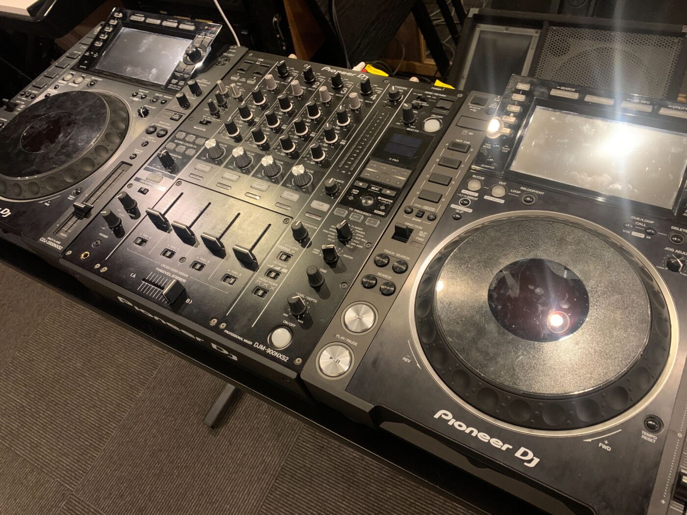 DJ機材レンタル】 Pioneer DJM-900 NXS2 DJミキサーとPioneer CDJ-2000