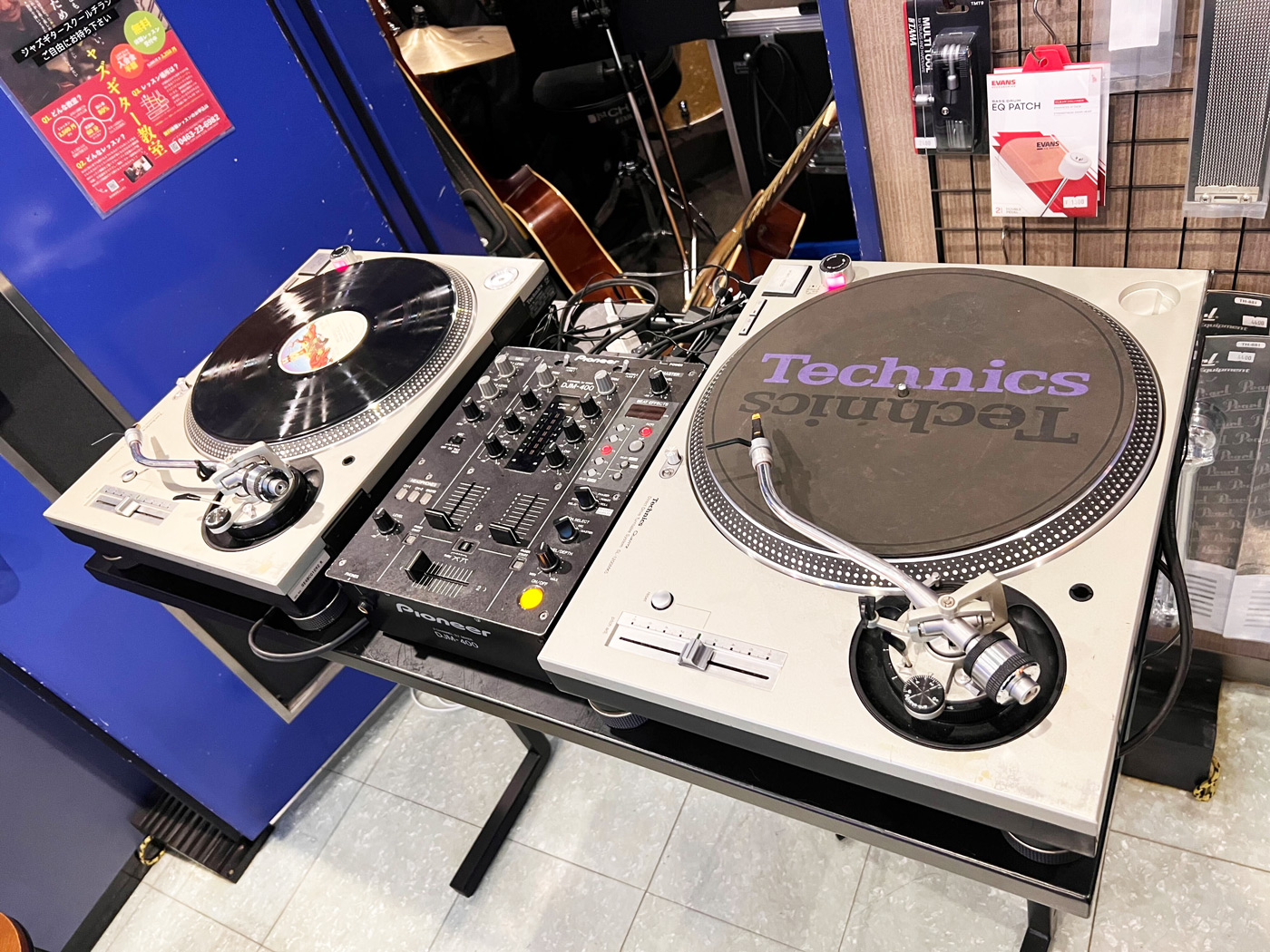 Technics SL1200 アナログターンテーブル』と『Pioneer DJM-400』と