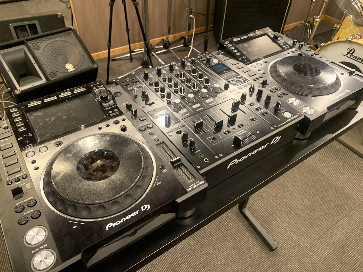 Pioneer DJM-900 NXS2 DJミキサー』と『Pioneer CDJ-2000 NXS2』を平塚
